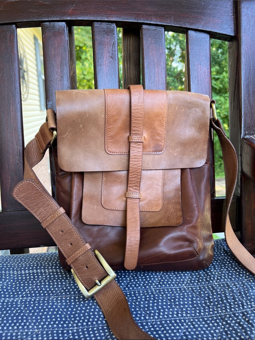 Aspen Rugged Classic Leather Crossbody Bag / Satchel - Two Tone Brown